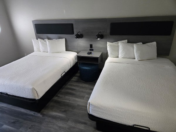 Theme Room - Double Queen Bed Room w/pullout couch Q32026