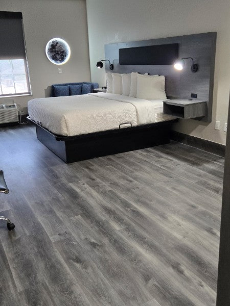King Bed Room with kitchenette Q12026